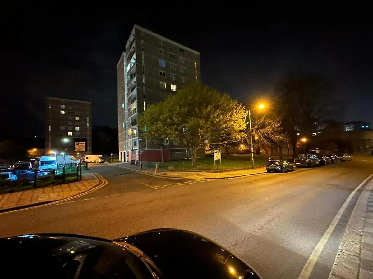 New! Xtra Large 4 Bedroom Up To 14 Guests London Apartment