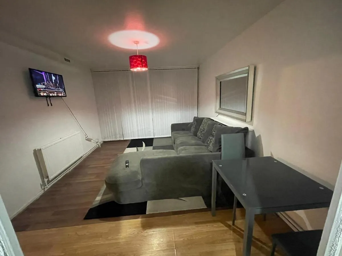 New! Xtra Large 4 Bedroom Up To 14 Guests London 0*,  United Kingdom